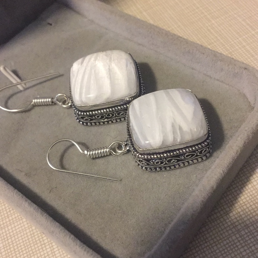 New Scolecite vintage style elegant earrings